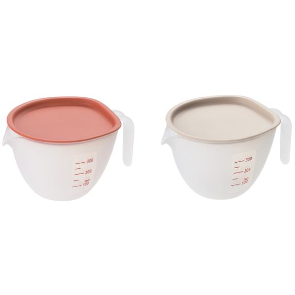 【ここがポイント！】おべんとう作りや下ごしらえなど、まいにちの調理にちょうどいい！使いやすい工夫がいっぱい詰まったフタ付きの調理ボウルです。サッと使いやすいミニサイズです。注ぎ口は、液だれしにくく注ぎやすさ抜群のこだわり形状。深型のボウルだ...