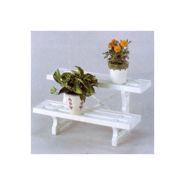 ここがポイント・ 玄関まわりにピッタリのフラワースタンド。・ 600ｍｍ幅でスッキリお花をまとめてくれます。・ 製品は信頼の日本製。商品の説明材質：ポリプロピレン重　量：約700g耐荷重：約6kg（1枚）サイズ：幅600×奥行290×高さ3...