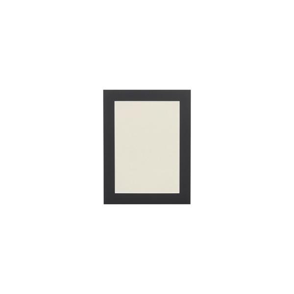 MFMA4BK MFMA4BK         紙製のVカットマット。写真展などで数多くの写真を飾る際に便利です