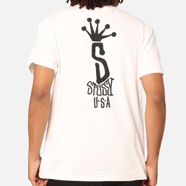 スニーカーとシュプリーム tシャツとストゥーシー tシャツと帽子とlarge スニーカーとシュプリーム tシャツとストゥーシー tシャツと帽子と