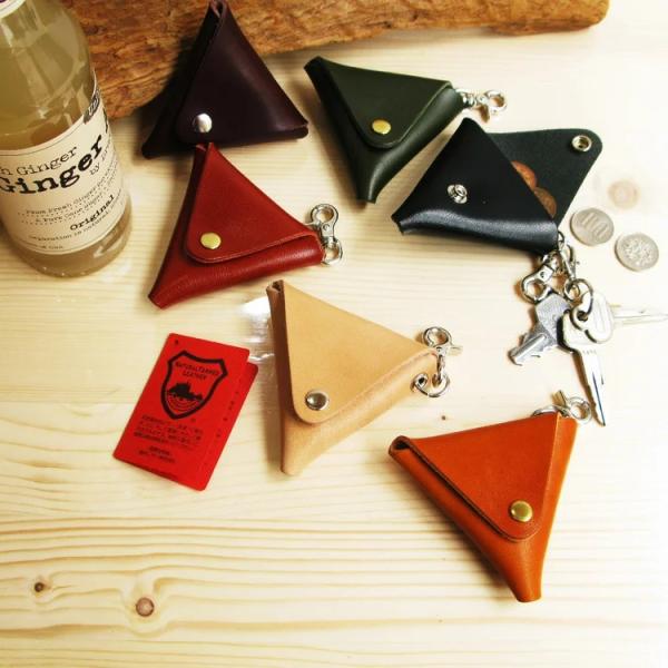 ●最上級の栃木レザー本革１００％を使用していますので、強度があり長い期間でお使いいただけます。使い込むほど馴染む愛着の湧く素材です。厚めの革で最初は、硬いですが、徐々に馴染んで、柔らかく使いやすくなります。 ●縦約８.５ｃｍ、横約７.５ｃｍ...