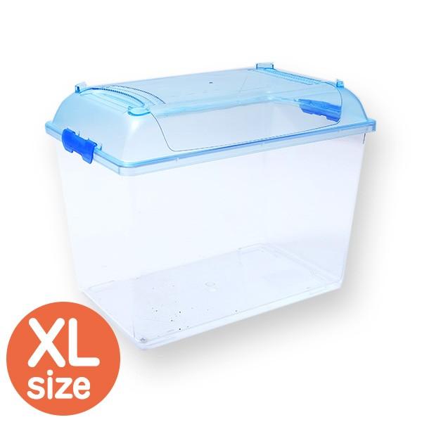 【内容】飼育容器　クリーンケース　XL（特大型）・・１個【特徴】・コバエ侵入抑制・昆虫逃走防止・ワイドな観察窓・充分な内部高・水分湿度確保・飛び散り防止メーカー名：サンコーXLサイズ: W420×Ｄ265×Ｈ328ｍｍ