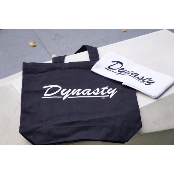 厚みのあるコットン生地のA4サイズDynastyトートバッグです。とてもシンプルなデザインかつ、マチも広く肩かけ利用も可能なので、練習用に加え、普段使いのエコバッグとしてもおすすめです。楽譜や練習パッドも入る大きさで設計しました！2枚ならレ...