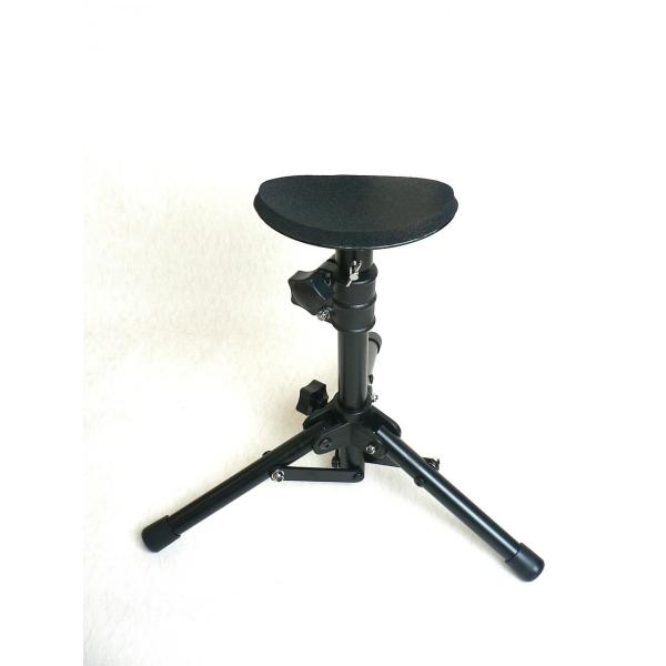 演奏用チューバスタンド※新品・未使用楽器を座面より下で支えますので、マウスピースまでの位置を調節できます。マウスピースまでの位置が高く、演奏しづらい方に。また、イスの座面に楽器が乗せられないシチュエーションにも。材質：ステンレス重さ：約1....