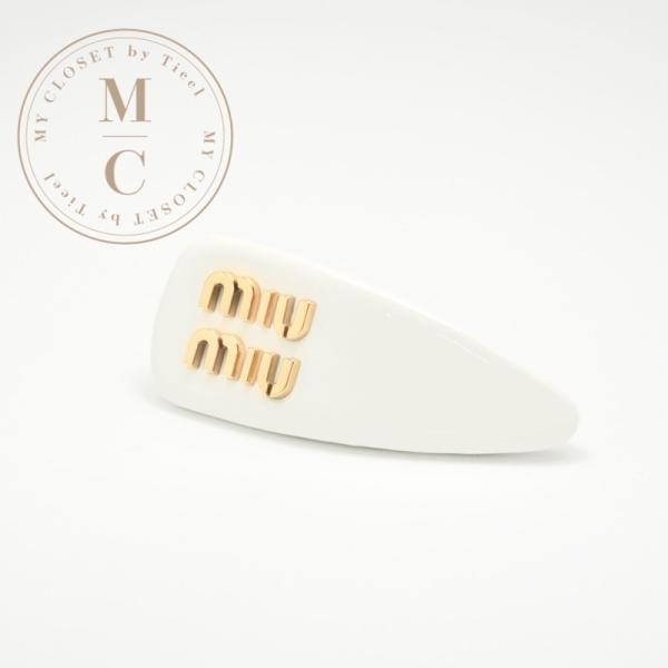 miu miu（ミュウミュウ） ヘアアクセサリー ホワイト 白 ゴールド ロゴ