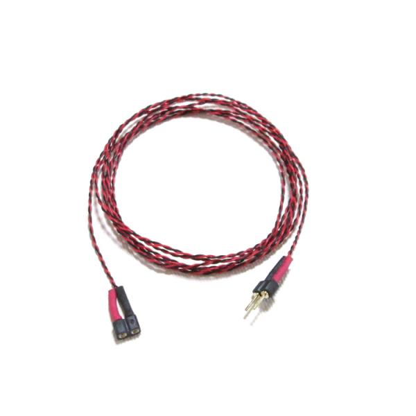 LEDランプ1本の配線を延長するパーツです。これ1本でLEDランプの配線を約1m延長できます。LEDランプとコントローラのコード間や、LEDランプとボタン電池ケースの間などに接続して長さを延長します。※コントローラ（ケース型）・タイニィコン...