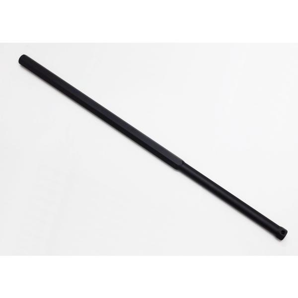 【商品概要】全長90cm、重量約5kg、材質…総鉄製塗装…黒色つや消し塗装、生産国…日本グリップ部に開いた穴には、お好みで房などを取り付けていただく事ができます。【商品説明】■心身を鍛える六角鉄棒■<br> 明治・大正の武術家た...