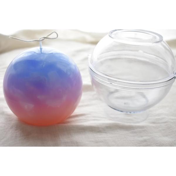 球体のキャンドルがお作りいただける型枠です。お洒落なアロマキャンドル・韓国キャンドルの制作に!!サイズは3種類あります！こちらの商品は大きいサイズです。サイズ：直径100mm×高さ95mm