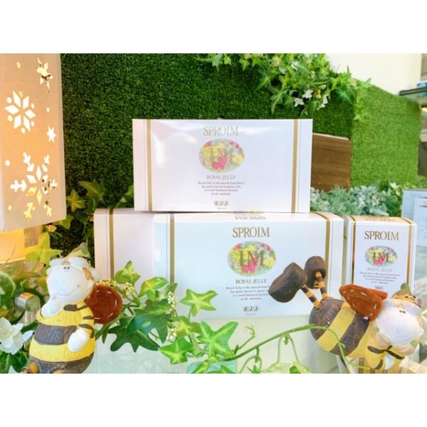 ■日々の健康に・栄養補助食品としてお召し上がりください■原材料：乾燥ローヤルゼリー、還元麦芽糖水飴、卵殻カルシウム、乳糖、セルロース、ショ糖エステル、増粘剤(アカシア)、セラック、ゼラチン、レシチン(大豆由来)、炭酸カルシウム、光沢剤■6本...