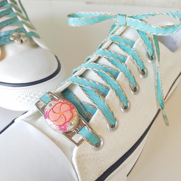 刺繍のピンクお花】【シューレースチャーム】靴紐 靴ひも くつひも