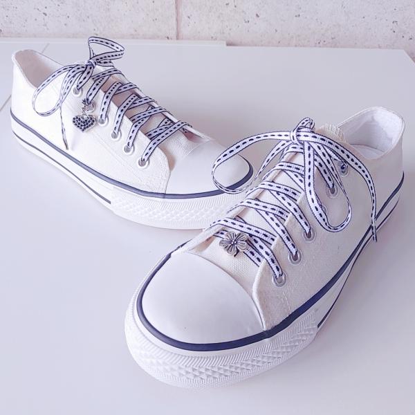 White & Black シルバー色花チャーム付き】【リボンシュー