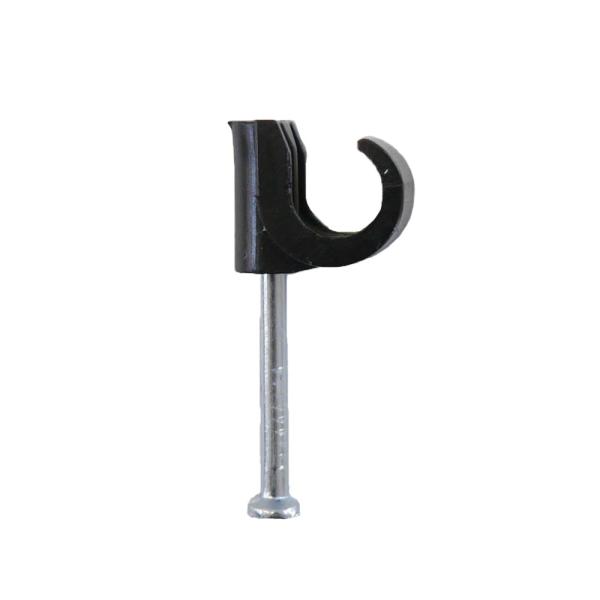 丸型ケーブルクリップ　同軸ケーブル用ステップル：１００個セットテレビ・アンテナケーブルの配線に・ 対応ケーブル：５Cケーブルを推奨・クリップ内径：8〜10mm・そのまま使える　釘付きタイプ・片側止め仕様なので幅をとらずスッキリ配線できます。...