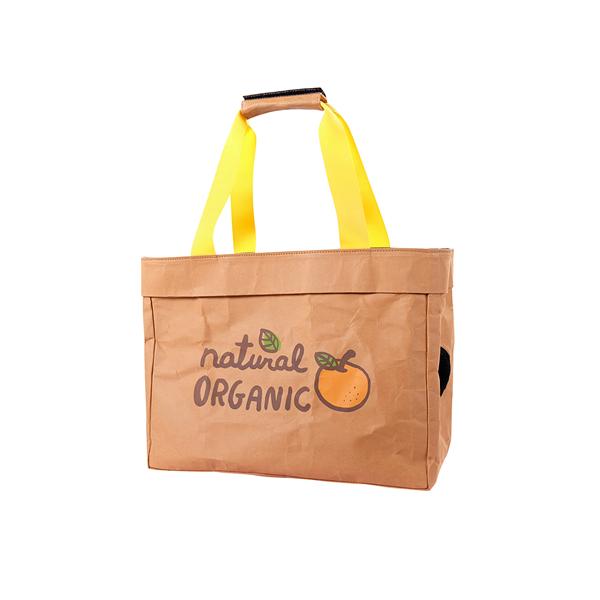 紙袋風デザインのトートキャリーです。個性的な紙袋風デザインクラフト紙素材のトートキャリーです。・リード付きペットが飛び出さないよう、固定することができます。・ベルトカバーショルダーベルトをまとめて持つことができます。・ポケット付き裏面にあり...