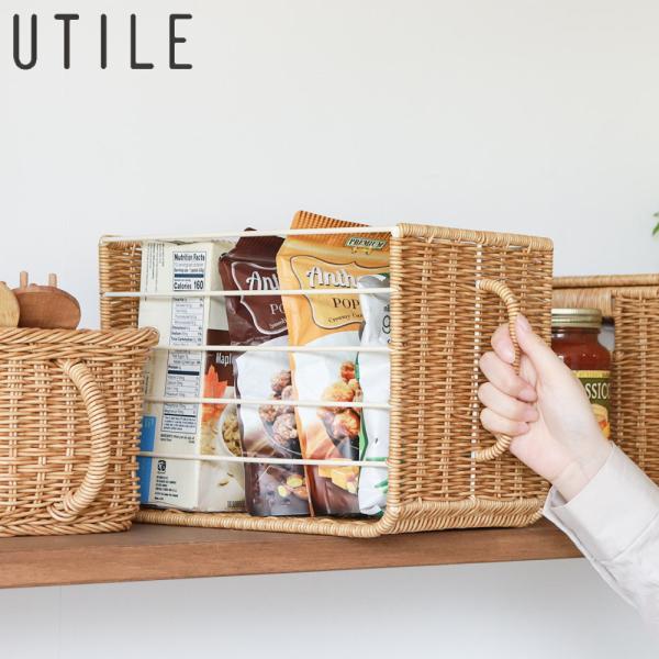 かご編みのナチュラルな風合いが人気の「ユティル」シリーズから、棚上収納にぴったりのハンドル付きストッカーが登場しました。持ち手が付いているので、高い場所に置いたときでもサッと引き出せて、中身の確認や取り出しがとてもスムーズ。キッチン棚や吊戸...