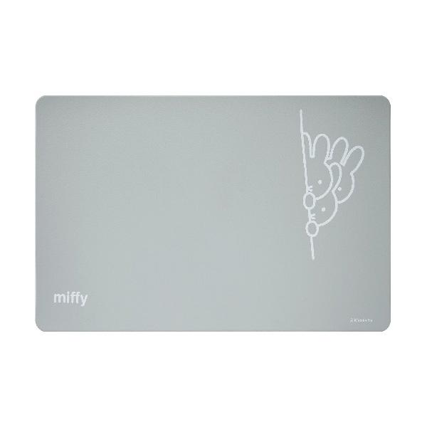 かわいいミッフィーがデザインされた拭けるランチョンマットです。PVC素材で作られており、撥水効果があるので拭いてお手入れが出来ます。抗菌・防臭加工もある為、キレイ好きな方にはピッタリのランチョンマットです。【商品仕様】サイズ：約縦30×横4...