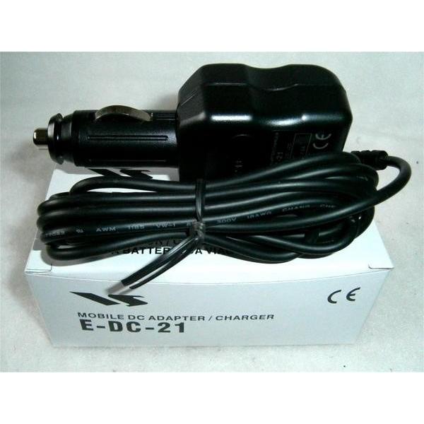 ヤエスハンディ機”VX-3”用シガープラグ付き外部電源コード”EDC-21”です。