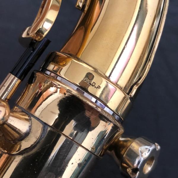 ネックリングプラチナメッキ始めました。吹き込んだ息がロスを感じさせない響きと反応、その効果は高音から低音までむらなく発揮します。サックスのネックジョイントに約1mmのリングを加えて、音色やフラジオのあたりを変えます。ネックジョイントを1mm...