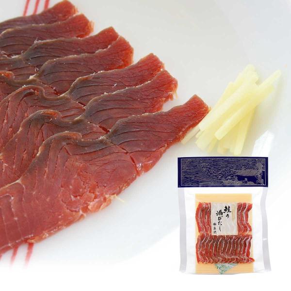 「鮭の酒びたし」は雄の秋鮭と塩のみを原料に、真冬の寒風から初夏の梅雨まで半年余りの時間をかけ独特の風味と旨味を醸した新潟県村上市の名産品です。お酒のおつまみとしてそのままでもお召し上がりいただけますが、「酒びたし」の名の由来通り酒または本み...