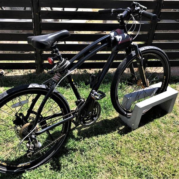 自転車止め コンクリート製 幅広タイプ 倒れない 片面用 サイクルスタンド おしゃれな自転車置き W5mm D535mm H260mm Buyee Buyee 日本の通販商品 オークションの代理入札 代理購入