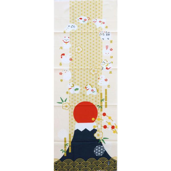 日の出富士と十二支飾り。新年のお飾りにぴったりです。実用的なてぬぐいとしても、飾りとしても長く愛用できます。お正月の贈り物にもおすすめです。「捺染(なっせん)」技法とは、型を作ってその型の上から染料を刷り込んで染める技法のことをいいます。型...