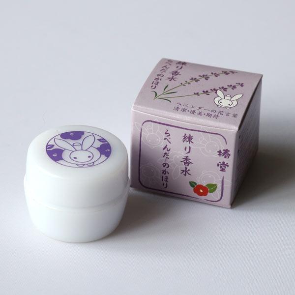 ふわっと香るから気分がいい。優しく香る日本製の練香水です。指先でお肌につけるタイプの香水です。「ふわっと香るから気分がいい。」優しく香る日本製の練り香水です。優しく香りますので、場所を選びません。眠る前などにつけて、リラックスを 楽しむのも...