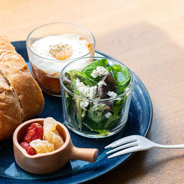 イタリア発「Bormioli Rocco（ボルミオリロッコ）」の人気シリーズ〈ボデガ〉。こちらは200mlサイズのガラスボウルで、朝食のヨーグルトやサラダ、ちょっとしたスープにも使える万能な器です。透明感のあるガラスと、無駄のないフォルムは...