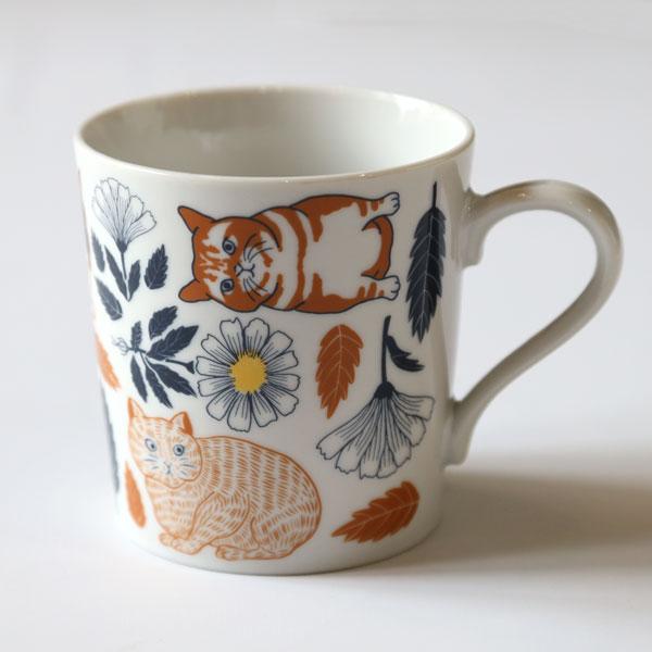 五匹の猫と花が描かれた、デザイナーさんとのコラボレーション作品「Orie」。美濃焼・吾山窯オリジナルデザイン。5匹の猫たちが、描かれた草花と共に、彩りあるテーブルを作り上げます。容量は満水で350cc、カフェオレなどたっぷり入れたい場合でも...