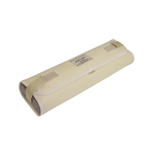 ピッコロケース用 内装カバー ベージュこちらは譜面ブリーフケースにNAHOKのシングルケースを使用しないときに利用するカバーです。 ColorベージュFabric表：合皮＋裏：起毛ソフトな薄めの生地で、内側が起毛素材になっています。Size...