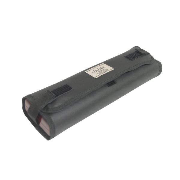 ピッコロケース用 内装カバー マットブラックこちらは譜面ブリーフケースにNAHOKのシングルケースを使用しないときに利用するカバーです。 ColorマットブラックFabric表：合皮＋裏：起毛ソフトな薄めの生地で、内側が起毛素材になっていま...