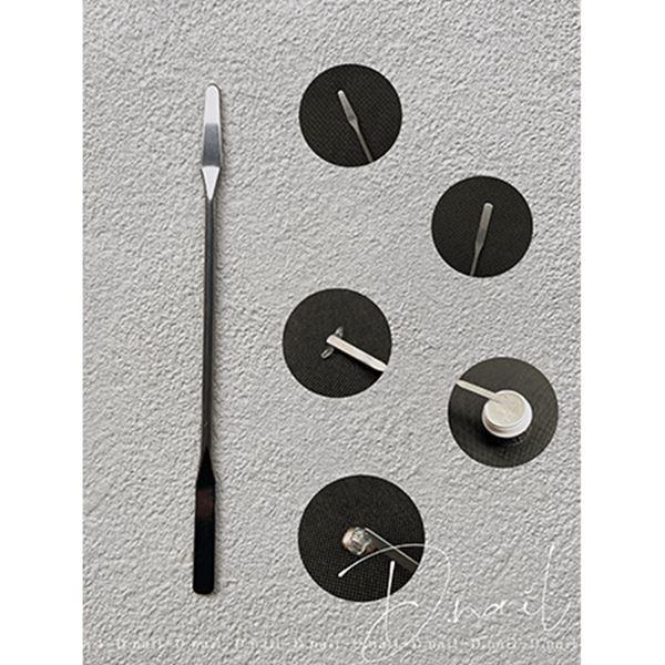 ジェルの攪拌や成形に便利なステイック型のスパチュラです。1本135×10mm