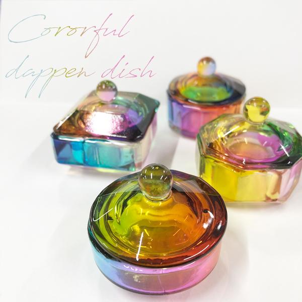 カラフルダッペンディッシュ グラス カップ（フタ付）カラフルでスタイリッシュ★ブラシクリーナーをいれたり、ジェルの調色やアクリルやジェルの筆洗いの必需品小さいのでリキッドやクレンザーが無駄になりません！リキッドやパウダー、アセトン等を入れる...