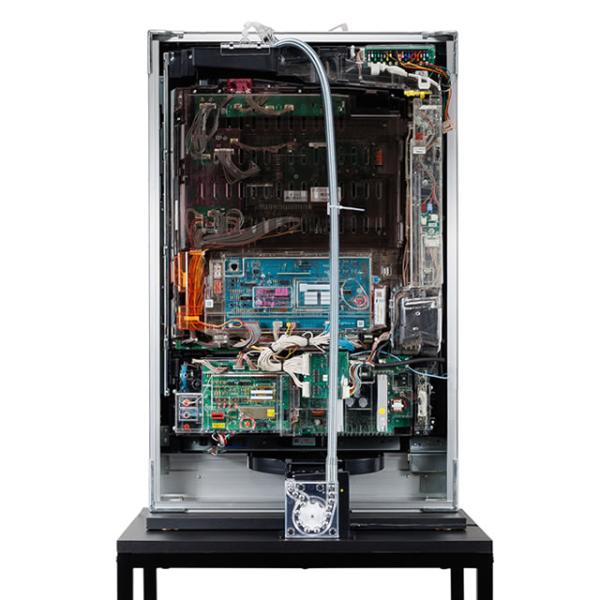 ※画像にございます、固定台は別売りになります。※本商品は、実機と同時にご購入頂いた場合、エラー解除加工および部品のお取り付けはサービスいたします。【循環加工に対応出来ない機種が、循環仕様でご遊戯可能に】【実機背面から出る玉を背面上部の賞球皿...