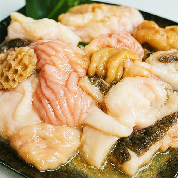 九州産のミックスホルモン。小腸、赤千枚、おうどう、ハチノスの4種。勿論、と蓄後即日発送致します。250g×2パックでの発送となります。商品名：九州産牛ミックスホルモン（並）内容量：500g配送：冷蔵便賞味期限：冷蔵保存 商品到着後から2日間...