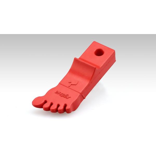 品番：213-9001カラー ： レッド材質 ： ゴムスーパーカブシリーズのサイドスタンドに必ずついているサイドスタンドラバーになんと足型が登場遊び心を満たすちょっとしたアイテムが注目の的に！車体色やカスタムに合わせて選べるカラーバリエーシ...