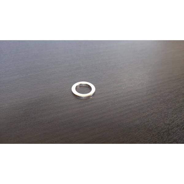 ディスクブレーキのバンジョーボルト用のワッシャーです。ご自分で整備される方には今更お伝えするまでも無いですが、ここは必ず専用のアルミ(又は銅)のワッシャーを使用してください。ディスクブレーキオーバーホール用にどうぞ。スーパーカブ110(JA...