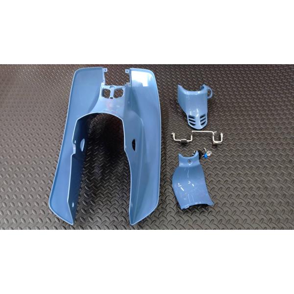 クロスカブにスーパーカブの純正流用でレッグシールドを装着するキットです。JA44スーパーカブ110ストリートにあったボニーブルー(B160)のレッグシールドを、JA60クロスカブ110の2026年モデルのボニーブルーに装着し、フルブルー的な...