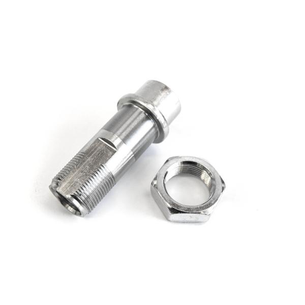 リアアクスルスリーブとナット（23mm）のセットです。スーパーカブ50/70/90(C50/AA01/C70/HA02)、リトルカブ(C50/AA01)に対応しています。チェーン調整などで緩める事が多い部分ですが、ついオーバートルクで締めて...