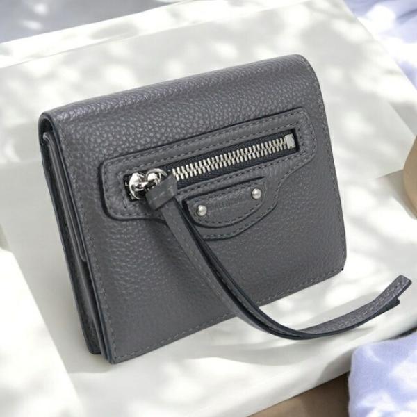 BALENCIAGA（バレンシアガ） 中古 二折財布小銭入付き レディース