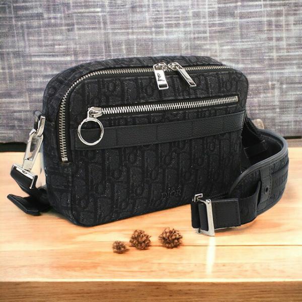 Christian Dior 中古 クリスチャンディオール 斜め掛け Christian Dior 中古 クリスチャンディオール 斜め掛け