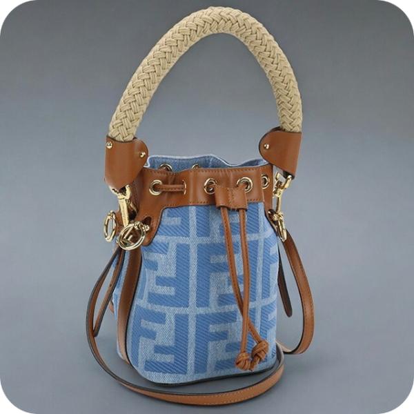 FENDI 中古 フェンディ 斜め掛け ショルダーバッグ レディース  