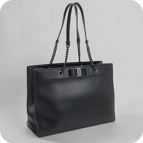 【美品】サルヴァトーレフェラガモ トートバッグ レザー ヴァラリボン A4 黒 FERRAGAMO（フェラガモ） 中古 トートバッグ レディース ブランド