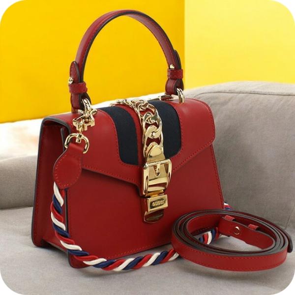 グッチ シルヴィ ショルダーバッグ レザー 470270 レッド レディース GUCCI  中古 GUCCI（グッチ） シルヴィ ショルダーバッグ レザー 470270 レッド