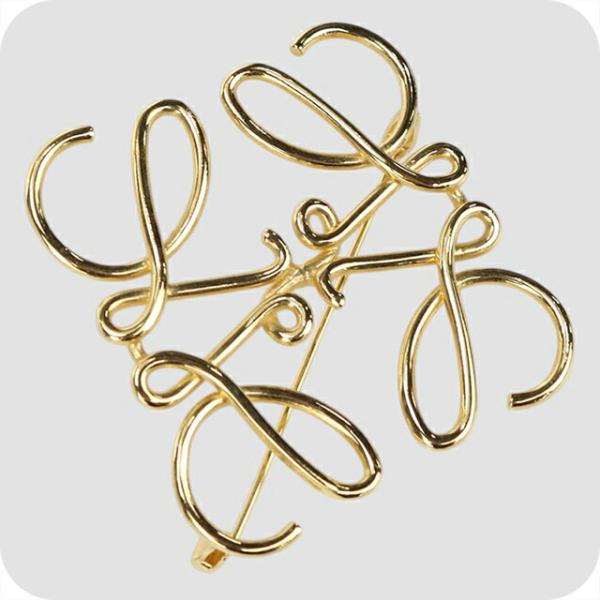 Ri【美品】LOEWE アナグラム ブローチ ゴールド 箱付き LOEWE（ロエベ） 中古 ブローチ レディース アナグラム ゴールド