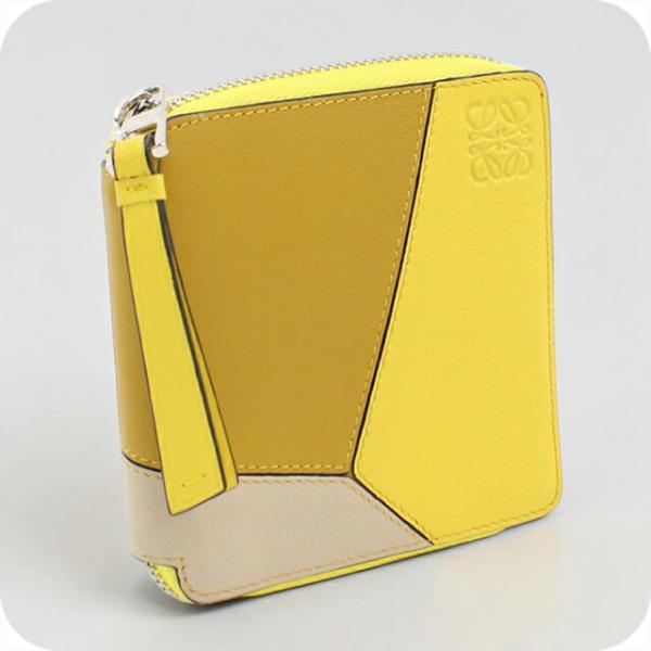 LOEWE（ロエベ） 中古 二つ折り財布 二折財布 レディース ブランド