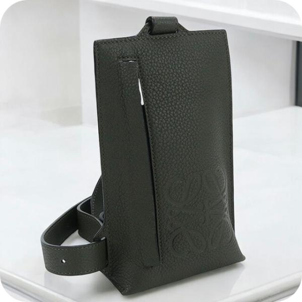 【な】美品 正規品LOEWE ロエベ ボディバッグ バーティカル LOEWE（ロエベ） 中古 ボディバッグ ユニセックス ブランド