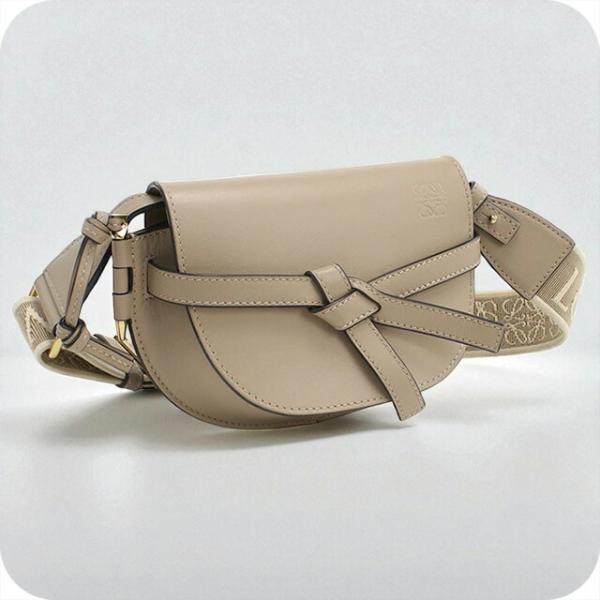 LOEWE ロエベ ショルダーバッグ  ベージュ 【古着】【中古】【送料無料】 LOEWE - LOEWE ロエベ ショルダーバッグ ベージュ 【古着】【中古