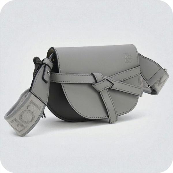 y*2様 【最終値下げ】ロエベ LOEWE グレー ショルダーバッグ LOEWE（ロエベ） 中古 斜め掛け ショルダーバッグ レディース ブランド