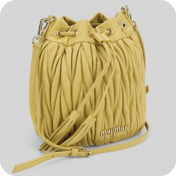 miu miu（ミュウミュウ） 中古 斜め掛け ショルダーバッグ レディース