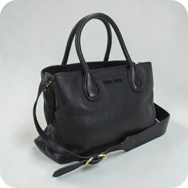 ミュウミュウ レザートートバッグ ブラック 2way ショルダー付き 美品 miu miu（ミュウミュウ） 中古 トートバッグ レディース ブランド