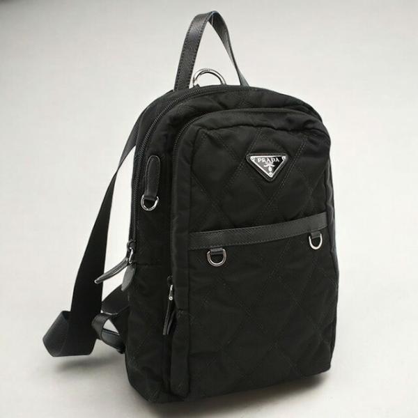プラダのリュック org.jpg